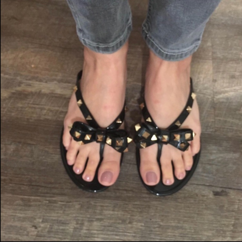 🆕Black studded bow flip flops